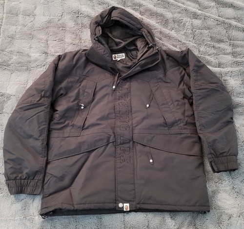 A BATHING APE (BAPE) Giacca da neve con cappuccio nero A Bathing Ape da uomo taglia X Large