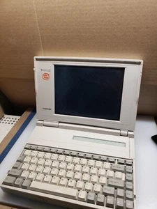 Vintage Toshiba T4600C NOT TESTED Manual Included - Picture 1 of 5