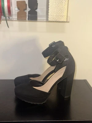 Salto alto feminino Me Too preto elegante fosco camurça sintética tamanho 6.5 - Imagem 1 de 4