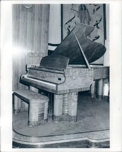 1974 Press Photo Ornate Challen Piano - Picture 1 of 2