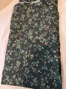 Tela Estampada Cranston Verde Negro Pequeño Floral Vines Edredón Algodón 42" x 87" - Imagen 1 de 3