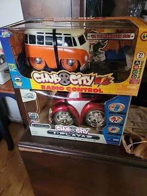 Chub City RC Remote Radio Control VW Volkswagen Bus And Beetle - Image 1 of 4