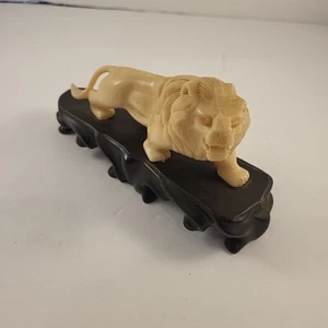 Vintage Mid-Century Vita Marke Kunststoff weiße Löwe Figur - elfenbeinfarben/schwarz - Hongkong - Bild 1 von 5
