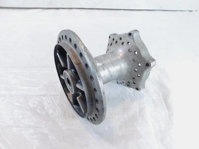 Yamaha XV1600 1999-2003 Road Star 1600 y Silverado buje de rueda trasero con cordones con radios Foto 1 de 4