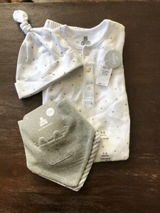 NWT Baby Gap GIFT BUNDLE 3 6 months Sleeper Hat Bibs gray white star LOT - Picture 1 of 7