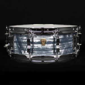 Ludwig 5" x 14" Classic Maple Snare Drum, Sky Blue Pearl - Picture 1 of 4