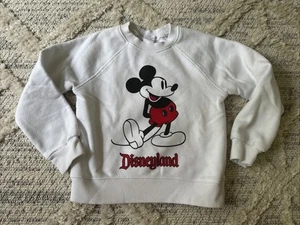 Disneyland Youth Sweatshirt White Classic Mickey Mouse Crew Neck Small 5/6 - Picture 1 of 4