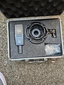 AKG C414 XLS Condenser Microphone with Accessories and Carry Case - Picture 1 of 3