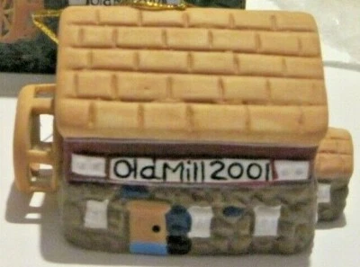 Badcock Old Mill Building 2001 porcelana campana de Navidad pueblo miniatura Foto 1 de 4