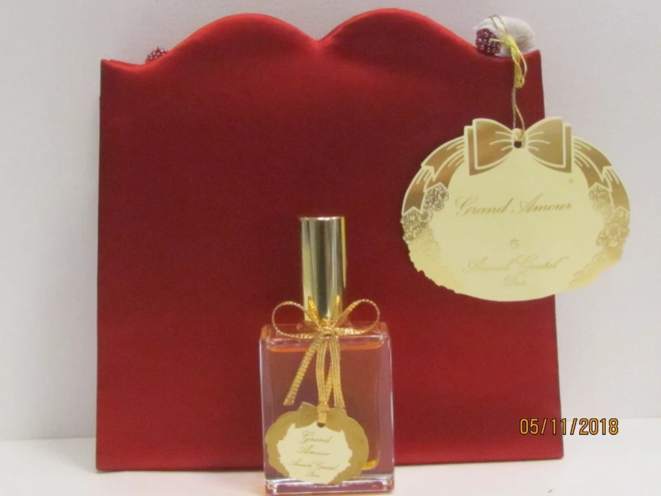 Grand Amour Annick Goutal Perfume Set Mujer 1 OZ EDT Spray + Bolsa de Noche Foto 1 de 1