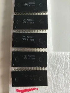 3pcs (lot) MC14411 MotoroIa vintage rare old gold chip 70s 1975 collectable - Picture 1 of 3