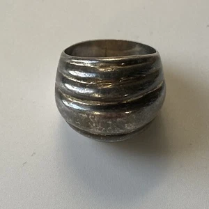 Vtg Sterling Silver 925 SU Modernist Domed Chunky Ring Unisex Size 6.5 Oxidized - Picture 1 of 13