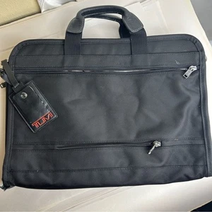 Tumi Black laptop case Durable light worn 17”x13” - Afbeelding 1 van 10