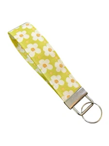 Key Fob Cotton Fabric Wristlet Keychain Adorable Daisies Handmade New - Picture 1 of 7