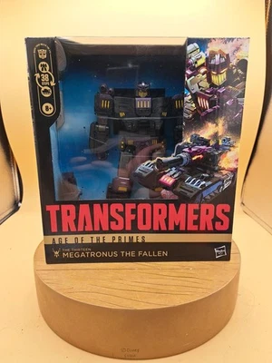 Transformers Age of The Primes Leader Class, The Thirteen, MEGATRONUS THE FALLEN Foto 1 de 4