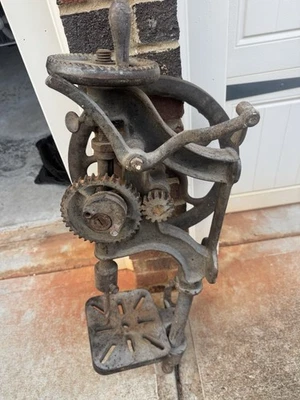 Prensa de taladro de montaje de viga vertical Pickering Governor Co. incluye horquilla antigua Foto 1 de 4