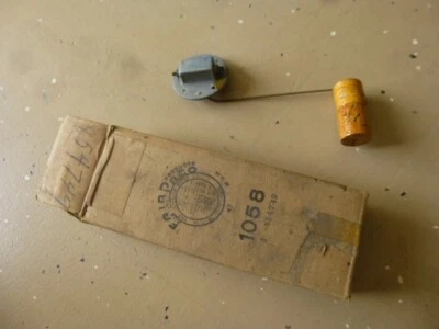 Unidad de envío de tanque de gasolina Mopar 854749 NOS 1939 Plymouth Dodge Chrysler DeSoto 6 cilindros Foto 1 de 4