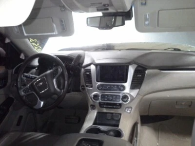 Viseira solar esquerda usada serve: 2019 Gmc Yukon XL 1500 esquerda grau A - Imagem 1 de 4