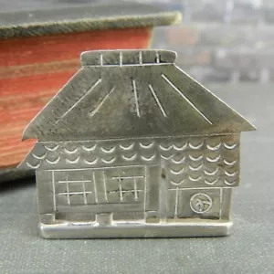 Table Decor 950 Silver House Shaped Place Card Holder - Picture 1 of 3
