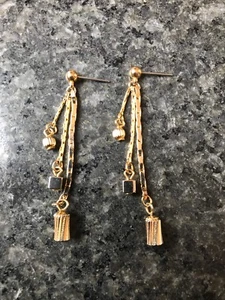 Vintage 70er Jahre Modeschmuck goldfarbene Ohrhänger - geometrisches Design - Bild 1 von 2