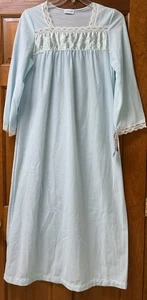 Camicia da notte lunga ricamata Lorraine Whisper Warm Dacron blu taglia media nuova con etichetta - Foto 1 di 6