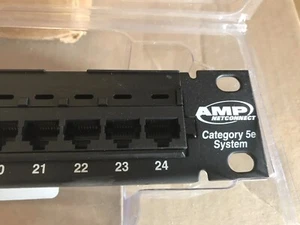 TYCO 24 PORTS CAT. 5E PANNEAU PATCH NOIR 406330-1. Tout neuf - Photo 1/9