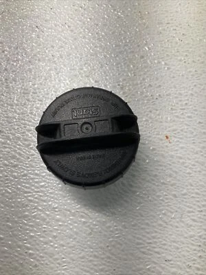 Toyota Camry Corolla Celica Gas Cap Fuel Cap (Fits: 2000 Toyota Camry) - Image 1 of 4