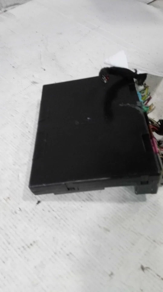 2016 Chevrolet Impala Body Control Module OEM 13587704 133k Miles Foto 1 de 4