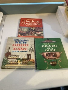 3 Erstausgabe, Erstdrucke von Betty Crockers Kochbüchern, spiralgebunden - Bild 1 von 12