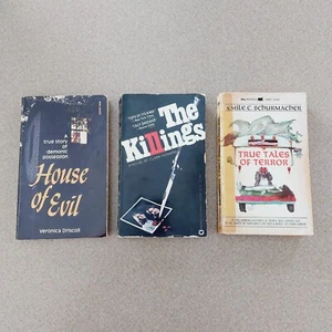 Vintage Horror Book Lot The Killings House of Evil True Tales of Terror Demonic - Picture 1 of 10