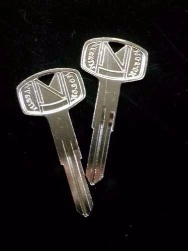 BLANK KEYS FOR DATSUN NISSUN 410 411 320 620 521 520 TRUCK UTE  FITS FREE SHIPPI - Image 1 of 1