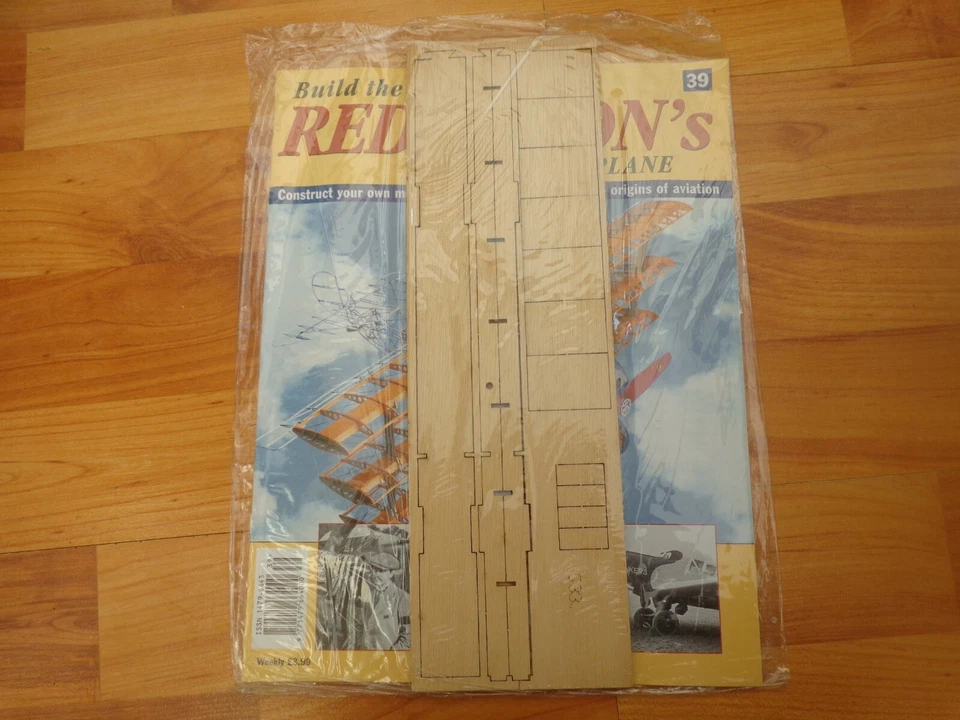 1/8 Hachette Costruzione The Red Barone Fokker DR1 WW1 Fighter Problema 39 Inc - Immagine 1 di 1