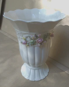 Belleek - 2001 Annual Piece Tree of Life Vase - Picture 1 of 5