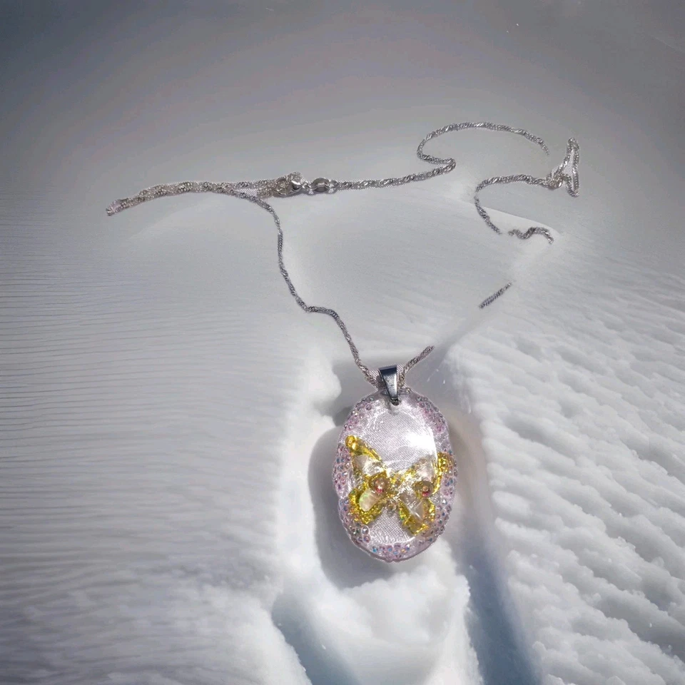 🦋 Shimmer & Soul - Collar Mariposa Oro Escarcha ✨💖 El Regalo Perfecto Foto 1 de 4