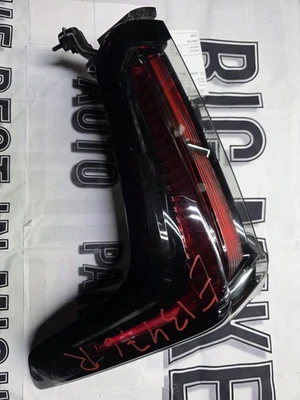 2020-2023 CADILLAC XT6, Clear Lens Led Tail.light, Right Passenger - Image 1 of 4