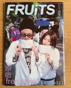 FRUiTS Magazine No.60 July 2002 Street Fashion Snap Harajuku Kawaii Japan - Picture 1 of 2