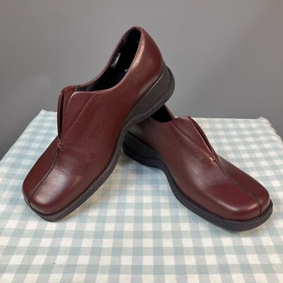 Clarks Gazelle Leather Slip On Comfort Work Shoes UK 3.5 Burgundy - Image 1 of 4