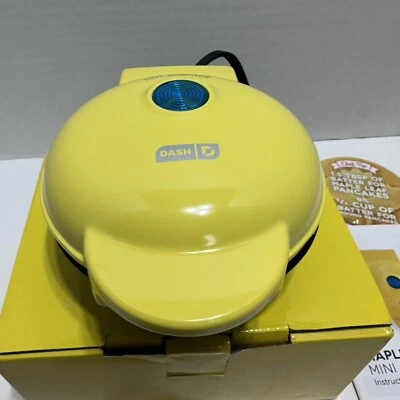 New DASH Mini Maple Leaf Griddle Yellow in box Never Used Gift - Изображение 1 из 4