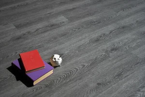 CHARCOAL LUXURY VINYL PLANK FLOORING WATERPROOF 5mm COMMERCIAL PLANK TIMBER LOOK - Picture 1 of 8