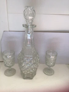 Anchor Hocking WEXFORD CRYSTAL Decanter & 2 Glasses - Picture 1 of 3
