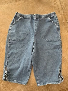 Croft & Barrow Capri Light Blue Denim Pants LP Elastic Waist 34” Inseam 14” - Picture 1 of 5