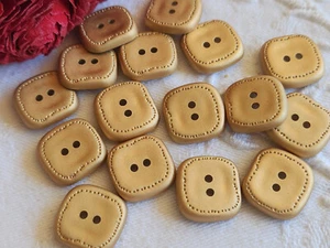 Lot 15 boutons doré fond d'atelier 1,6 cm trous mat ref 511 - Picture 1 of 2