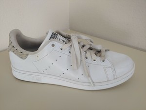 stan smith branco e preto