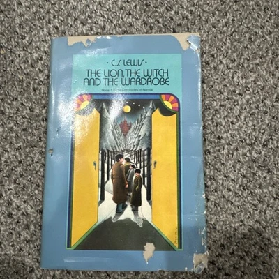 The Lion, The Witch & The Wardrobe - C. S. Lewis (Macmillan, 1950) hardcover  - Image 1 of 4