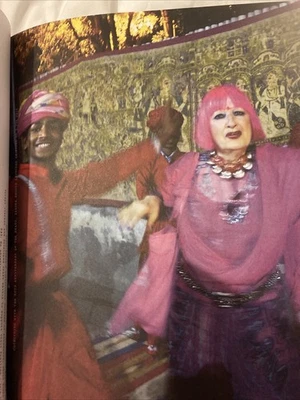 The LIBERTY Book Spring 2019 UK Magazine Issue 01 Foto 1 de 4