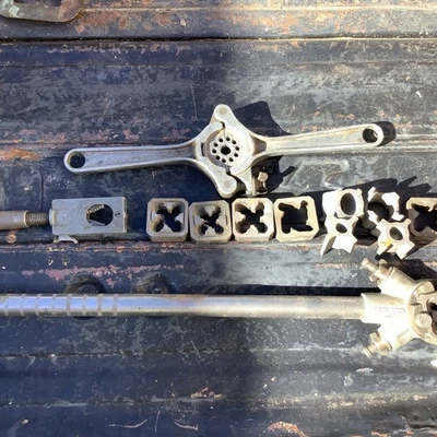 Vintage Craftsman Square Die Pipe  Threader Set Used Incomplete - Image 1 of 4