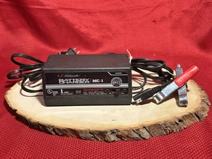 Schumacher MC-1 Battery Charger 1 AMP Slow Charge 6 and 12 Volts Manual TESTED - Bild 1 von 12