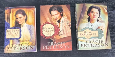 Tracie Peterson Striking a Match Series Lot of 3 Historical Romance Paperbacks Foto 1 de 4