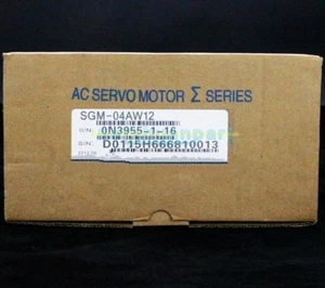 UN SERVOMOTOR AC YASKAWA SGM-04AW12 NUEVO - Imagen 1 de 2