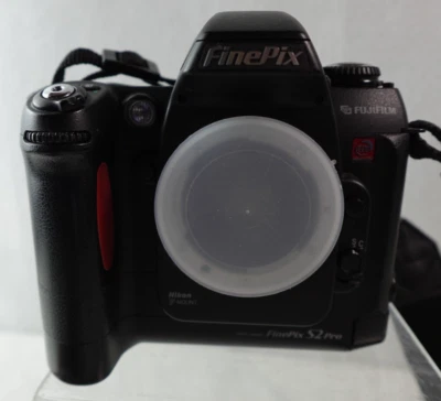 Fujifilm FinePix S Series S2 Pro 6.2MP Digital SLR Camera Body- PARTS OR REPAIR - Image 1 of 4